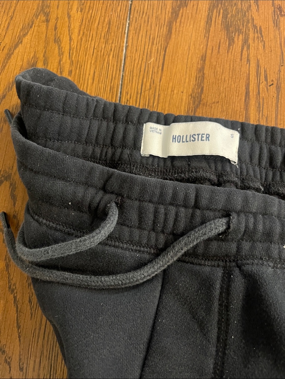 Hollister wide leg sweatpants, adult small - Picture 4 of 4